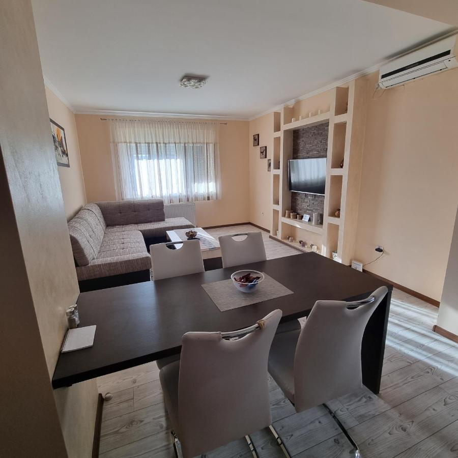Koks Apartmans Subotica Eksteriør billede